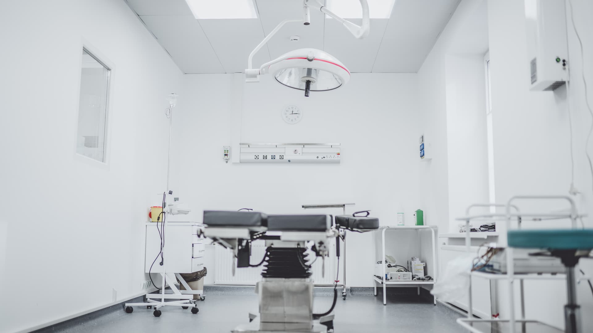 Precision CNC machined medical device and diagnostic components in biocompatible titanium and PEEK